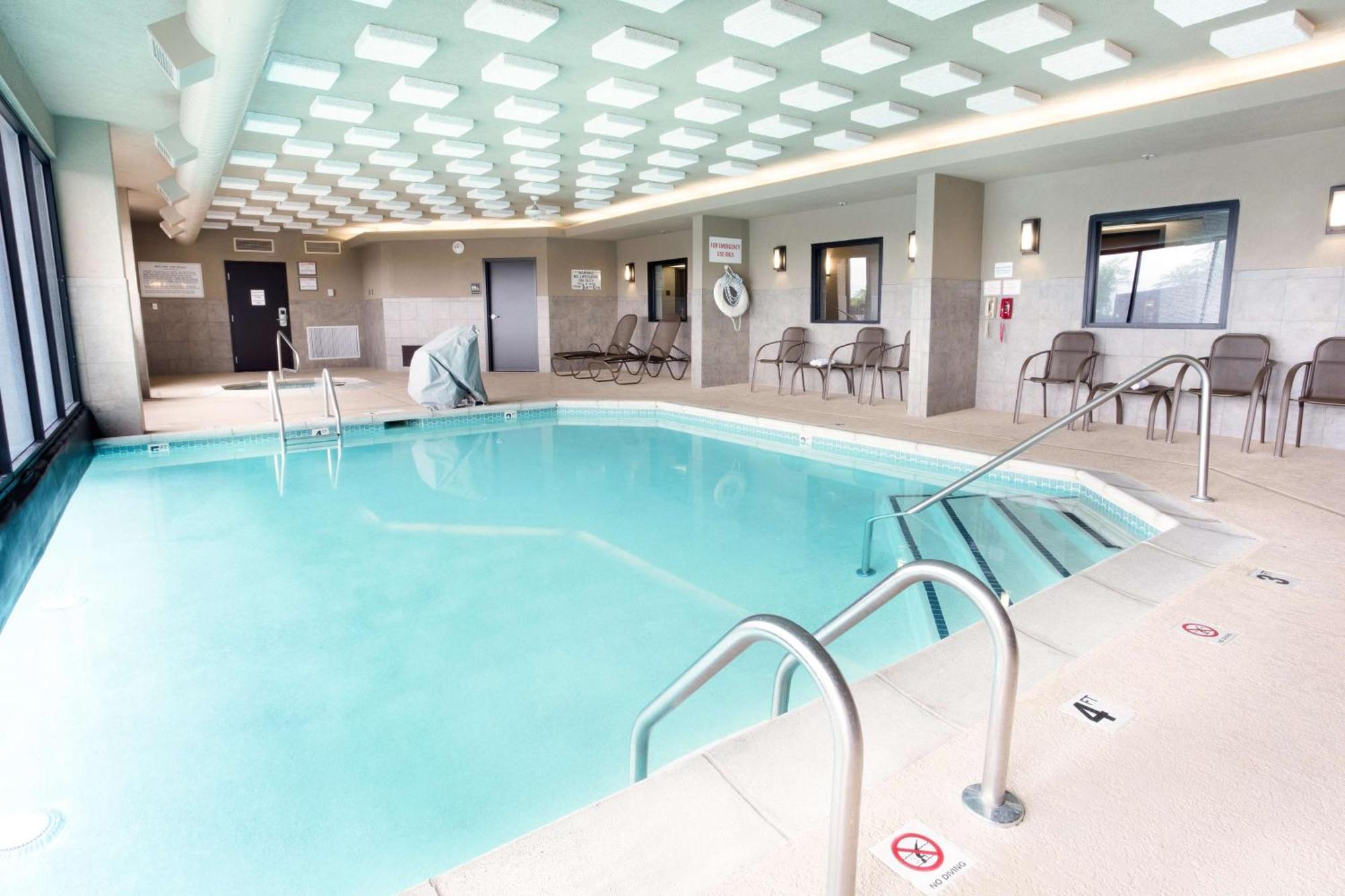 Drury Inn & Suites Kansas City Airport Kültér fotó